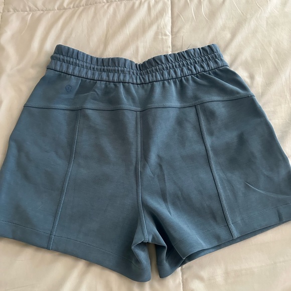 lululemon utility blue softsreme high rise 4” short - Picture 5 of 5